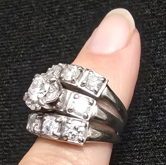 Wedding ring - Picture 4 of 4